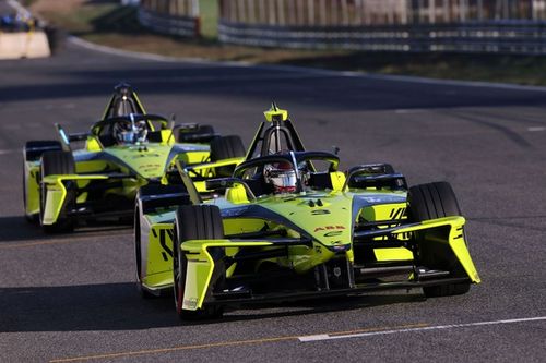 Beckmann marca el ritmo y Porsche manda en la simulaci&oacute;n de carrera