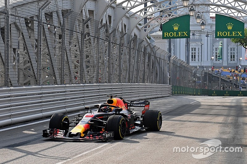 Singapore GP: Ricciardo leads Red Bull 1-2 in first practice