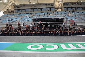 ¿Qué era ese líquido y por qué todo Red Bull estaba sentado en el muro?