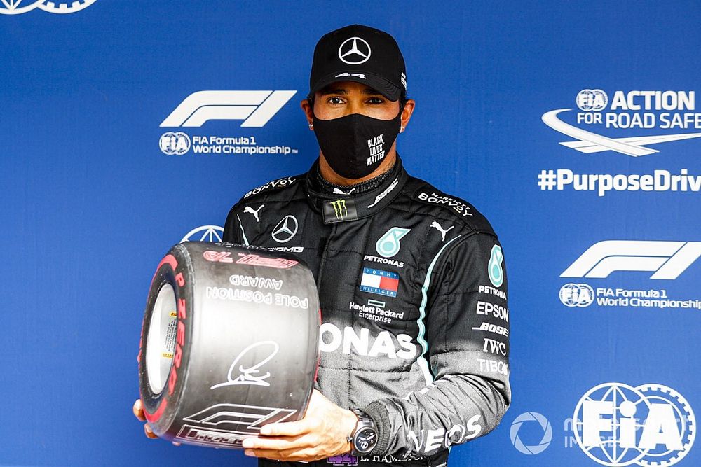 Pole Sitter Lewis Hamilton, Mercedes-AMG F1 celebrates in Parc Ferme with the Pirelli Pole Position Award