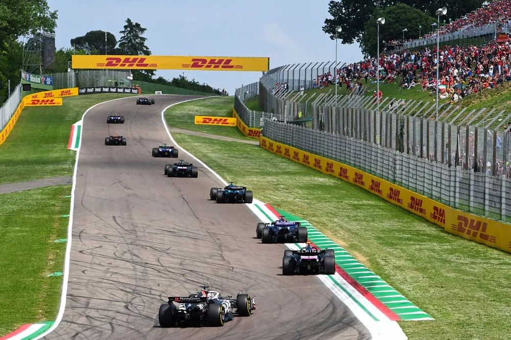 Esteban Ocon, Alpine A5243 Lance Stroll, Aston Martin AMR24, Alex Albon, Williams FW46, Pierre Gasly, Alpine A524, Kevin Magnussen, Haas VF-24