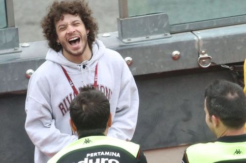 Aprilia explica por qu&eacute; ha elegido a Bezzecchi pese a su dif&iacute;cil 2024