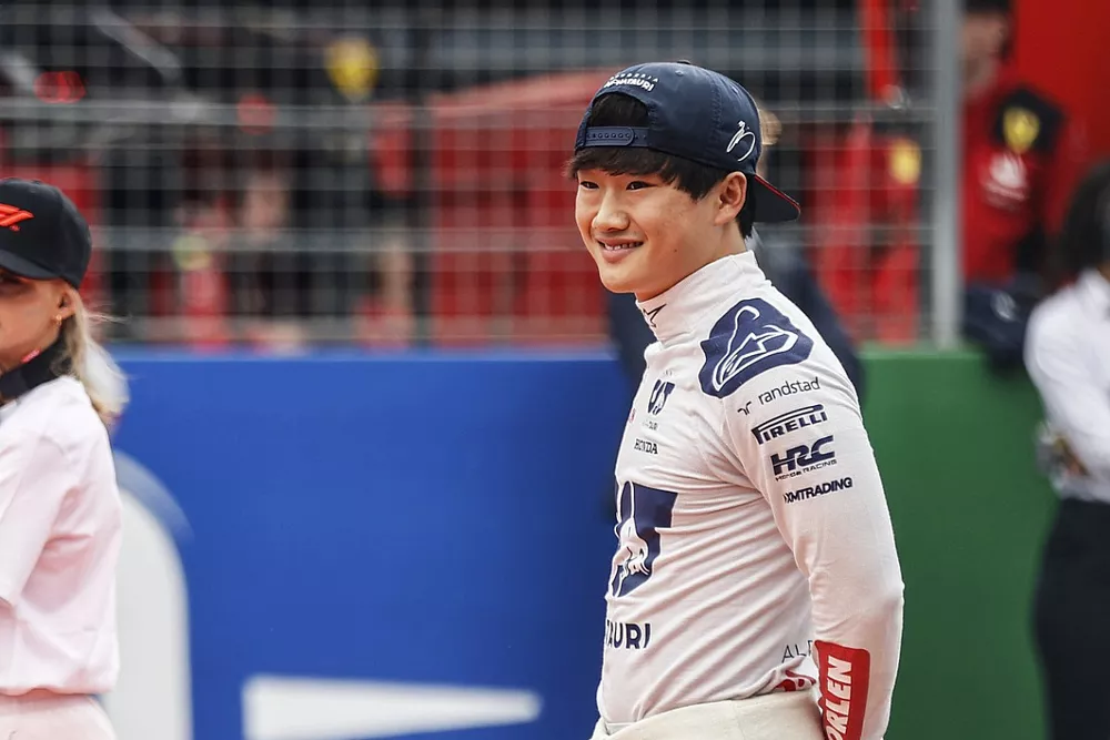 Yuki Tsunoda, Scuderia AlphaTauri, on the grid