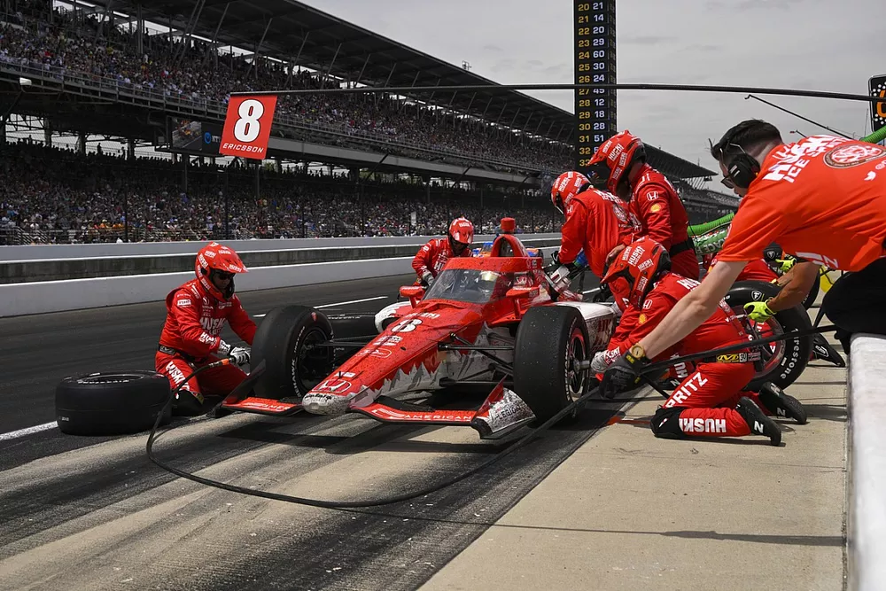 Marcus Ericsson, Chip Ganassi Racing Honda, pit stop