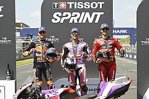 Martín domina la sprint del GP de Francia y Quartararo se cae