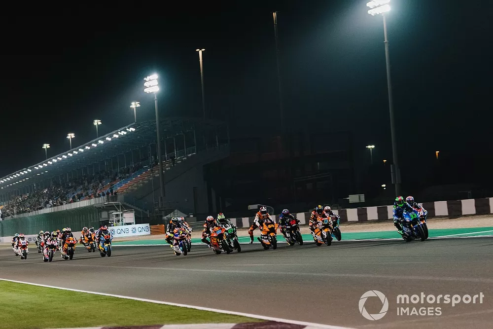 Actie bij de start, Enea Bastianini, Italtrans Racing Team aan de leiding