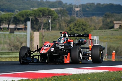 Alessandro Bracalente domina Gara 1 a Vallelunga