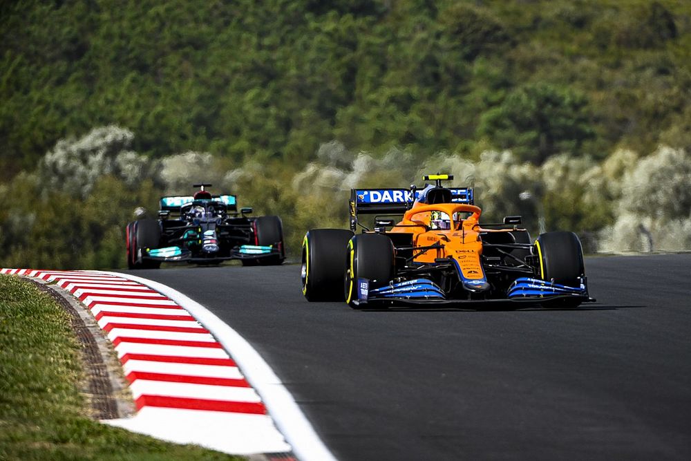 Lando Norris, McLaren MCL35M, Lewis Hamilton, Mercedes W12