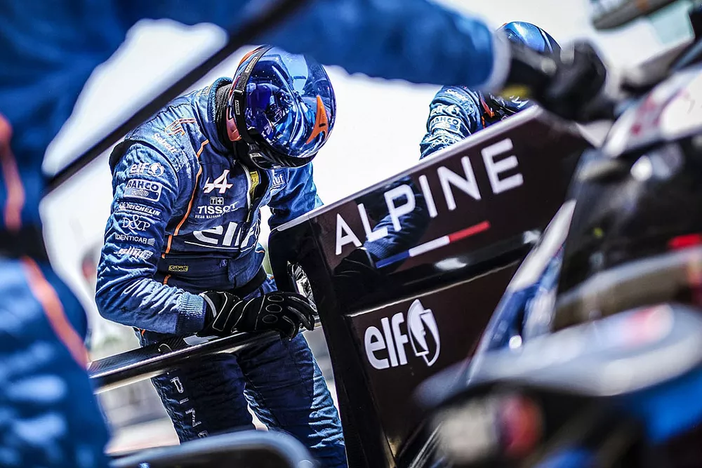 Signatech Alpine Alpine mechanics at work