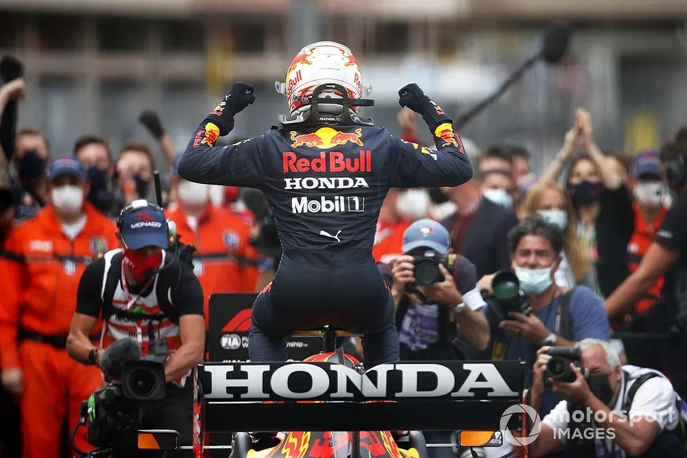 Race winner Max Verstappen, Red Bull Racing RB16B
