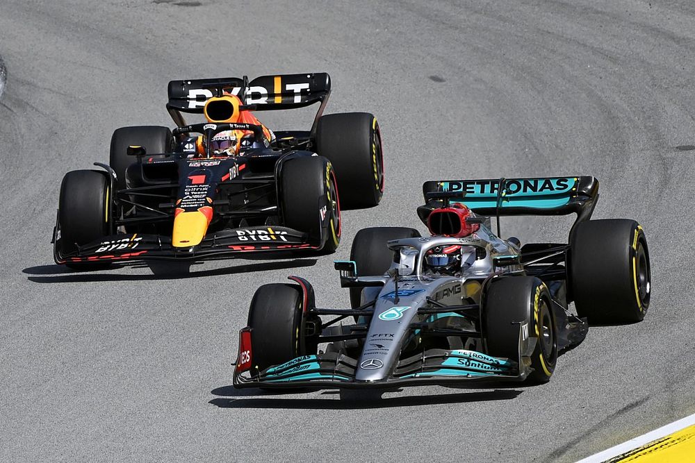 George Russell, Mercedes W13, Max Verstappen, Red Bull Racing RB18