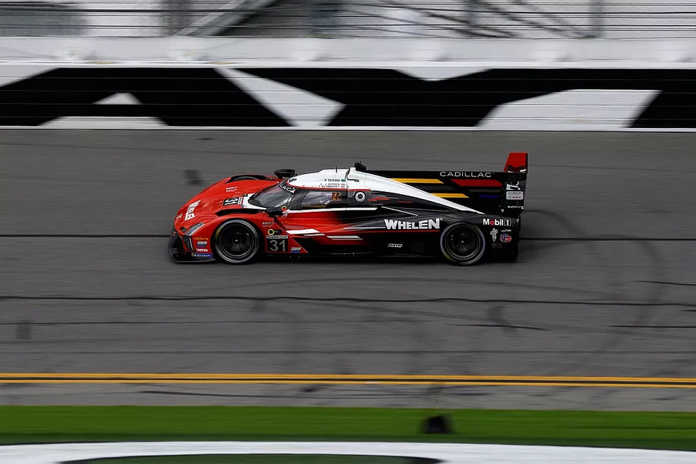 #31 Action Express Racing Cadillac V-Series.R: Pipo Derani, Jack Aitken, Tom Blomqvist