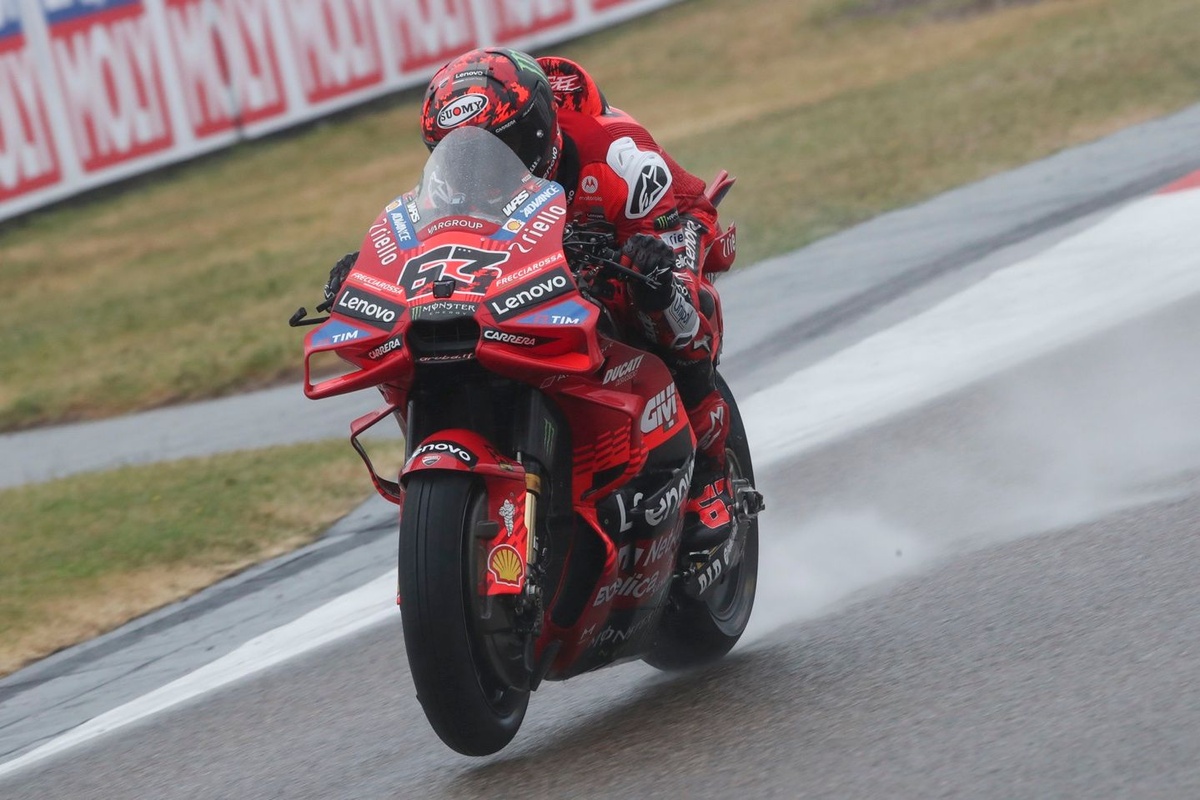 MotoGP | Bagnaia sotto shock: "Non ricordo di essere mai stato così lento sul bagnato"