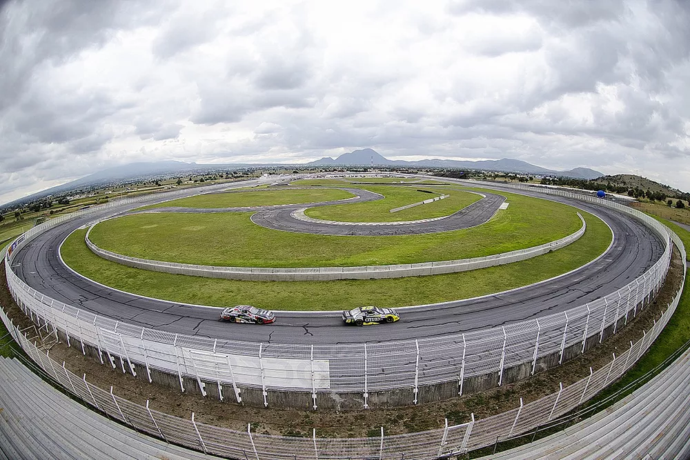 Vista panor&aacute;mica del &Oacute;valo en el Aut&oacute;dromo Miguel E Abed