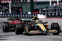 Norris spogląda na Ferrari