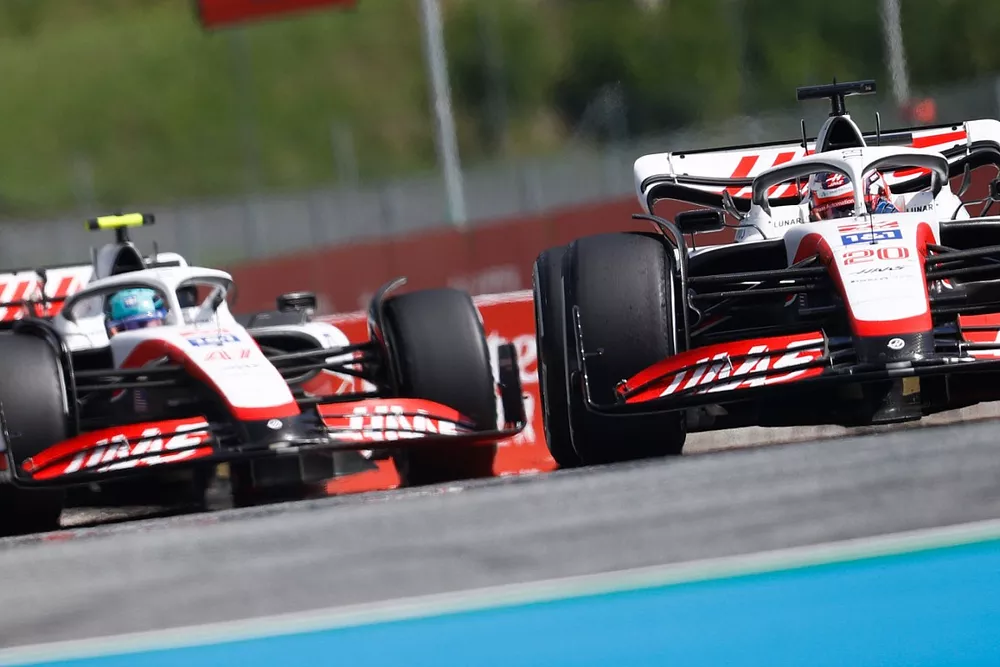 Kevin Magnussen, Haas VF-22, Mick Schumacher, Haas VF-22