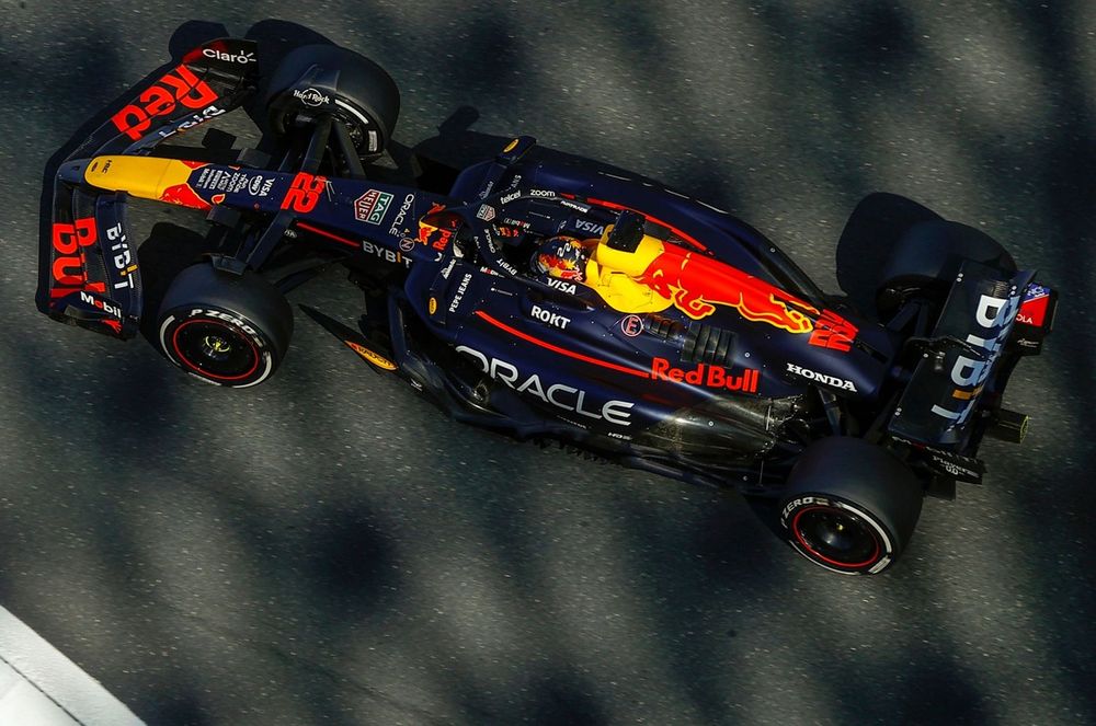 レッドブルの”角田裕毅、今季のチャンピオンマシンRB20を初