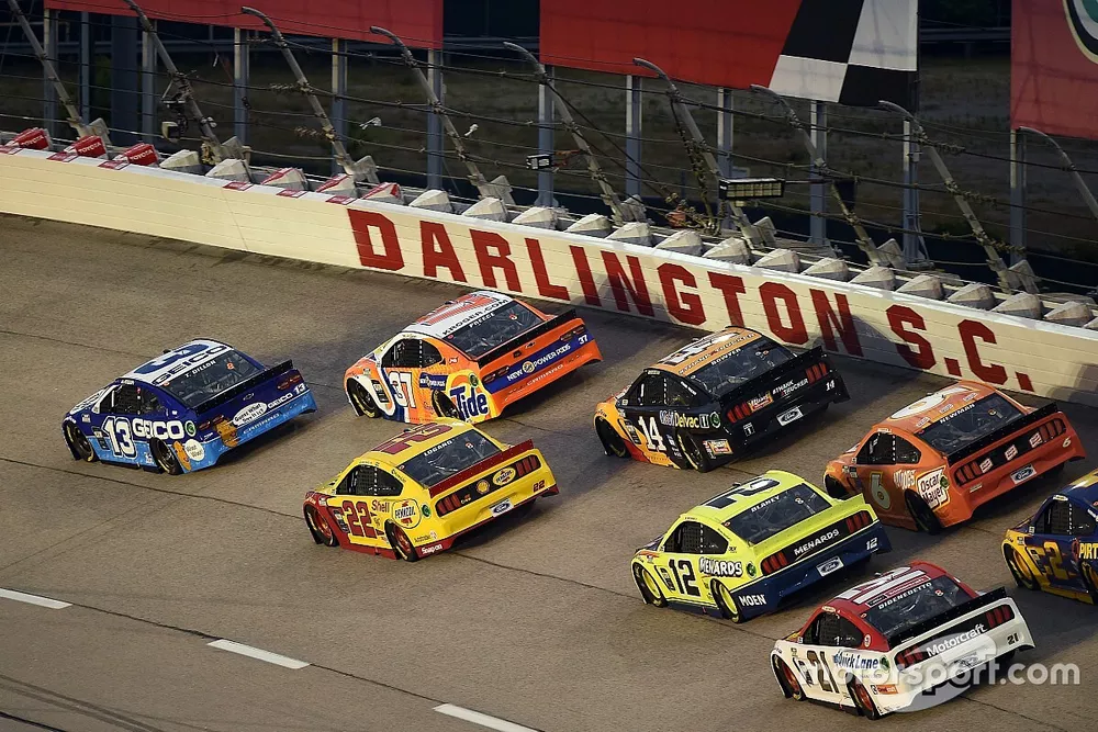 Ty Dillon, Germain Racing, Chevrolet Camaro, leads
