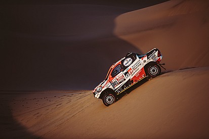 Fernando Alonso soll Toyotas Rallye-Dakar-Fahrzeug testen