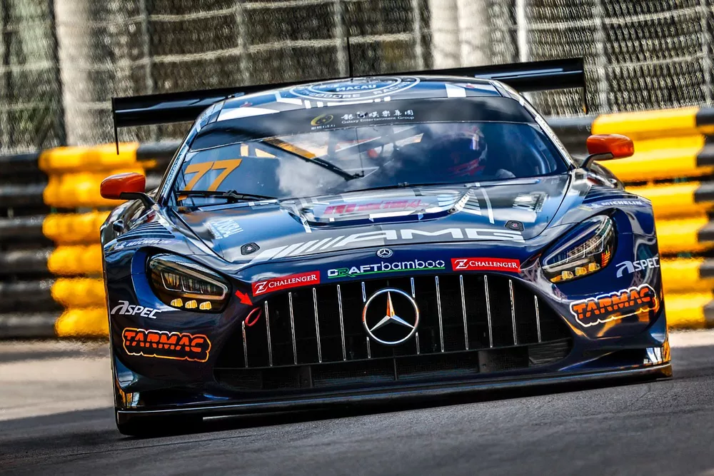#77 Mercedes-AMG Team Craft-Bamboo Racing Mercedes - AMG GT3 EVO: Maro Engel
