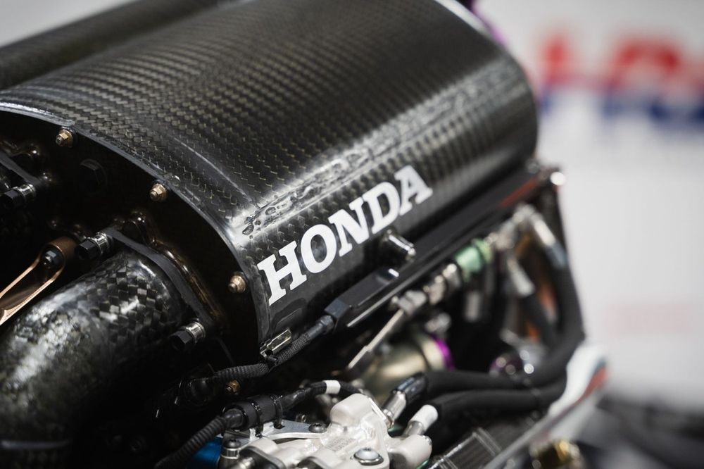 F1 アストンマーティン 実車 ボディ パーツ 本物 アロンソ HONDAホンダ ホンダ、F1に復帰へ 2026年から英アストンマーティンにエンジン