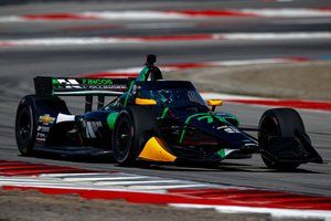 El equipo Juncos innova en la IndyCar con redes sociales en español