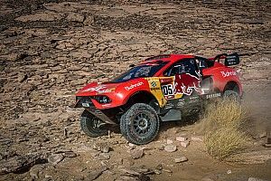 Sébastien Loeb dice adiós a sus opciones de ganar el Dakar 2021