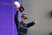 Armstrong gana por primera vez en F2 y Zhou tiene problemas