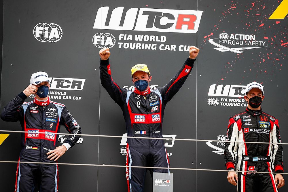 Podium: Race winner Jean-Karl Vernay, Engstler Hyundai N Liqui Moly Racing Team Hyundai Elantra N TCR, second place Luca Engstler, Engstler Hyundai N Liqui Moly Racing Team Hyundai Elantra N TCR, third place N&eacute;stor Girolami, ALL-INKL.COM M&uuml;nnich Motorsport Honda Civic Type R TCR
