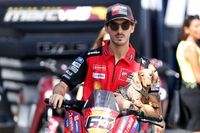 Bagnaia: "Siempre es bueno hablar con un piloto tan inteligente como Marc"