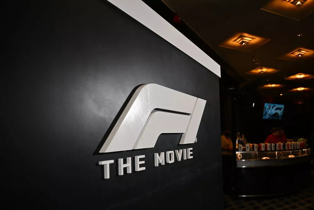 NHLシアトル・クラーケン、最優秀選手に映画『F1／エフワン』で