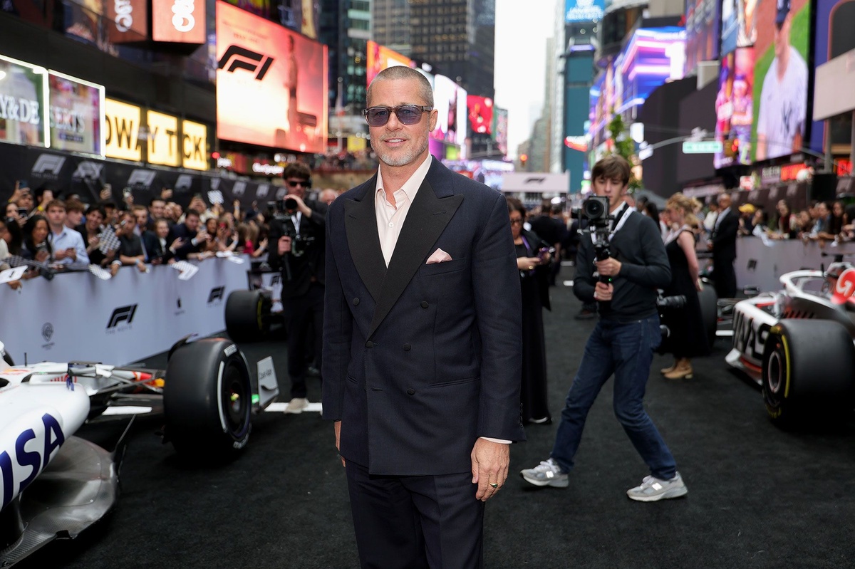 Brad Pitt ブラピ 直筆サイン入り　F1 舞台挨拶限定　フライヤー ブラッド・ピット「ニッポンはF1の国……皆さんにようやくこの作品