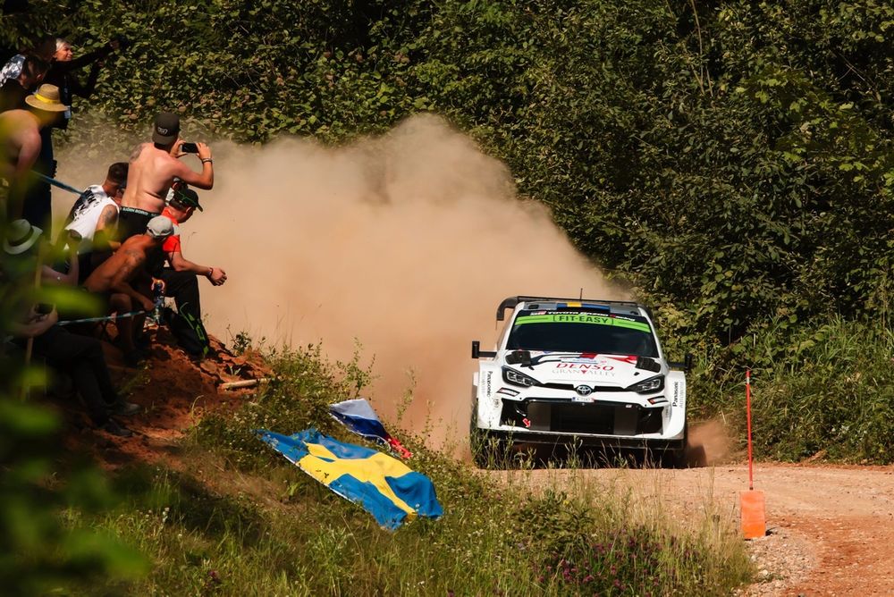 Oliver Solberg, Elliott Edmondson, Toyota Gazoo Racing WRT Toyota GR Yaris Rally1