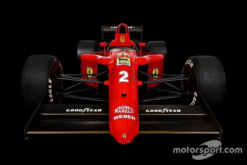 フェラーリ 641/2 鈴鹿GP アラン・プロストの生写真 フェラーリの歴史的F1マシン：641はF1史上最も美しいクルマなのか!?