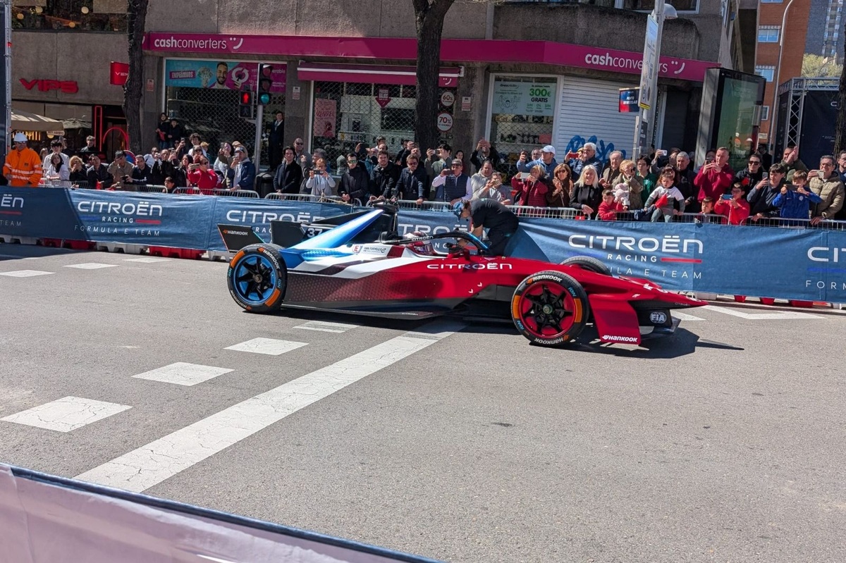 La Fórmula E toma Madrid con Citroën en una exhibición de Tatiana Calderón