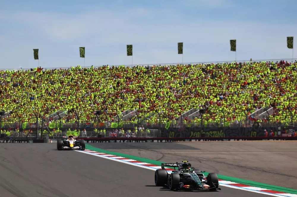 Lando Norris, McLaren, Liam Lawson, Racing Bulls