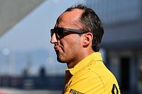 Renault diz ainda ter d&uacute;vidas sobre retorno de Kubica &agrave; F1
