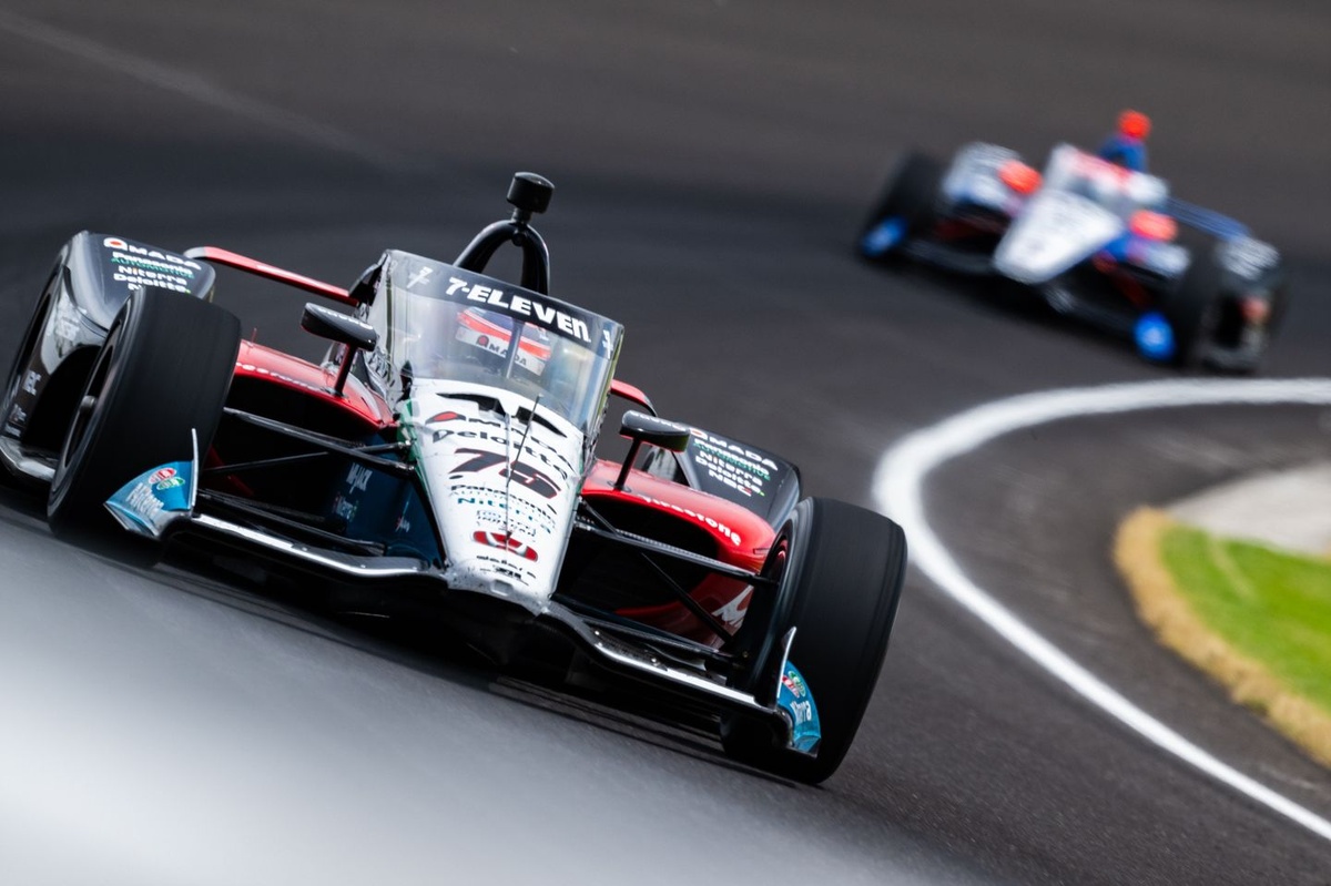 佐藤琢磨/インディ500初制覇〈3,500枚限定・2枚組〉 佐藤琢磨選手の“インディ500”二度目の制覇を記念して、三年前の