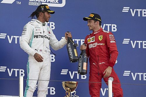 Hamilton: "Ferrari apuesta por Leclerc y no creo que sea bueno"