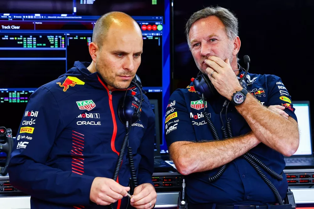 Christian Horner, team principal Red Bull Racing, et Gianpiero Lambiase, ing&eacute;nieur de course