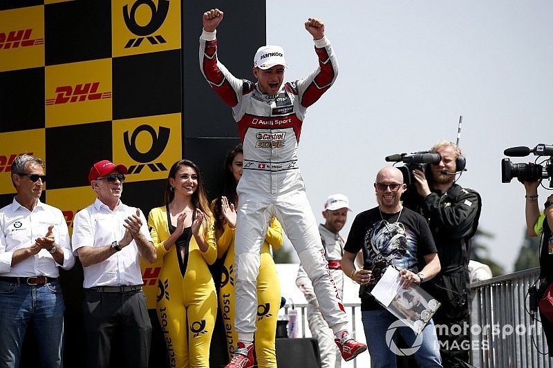Podio: ganador de la carrera Nico M&uuml;ller, Audi Sport Team Abt Sportsline