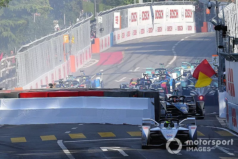 Felipe Massa, Venturi Formula E, Venturi VFE05, coupe la chicane apr&egrave;s le carambolage