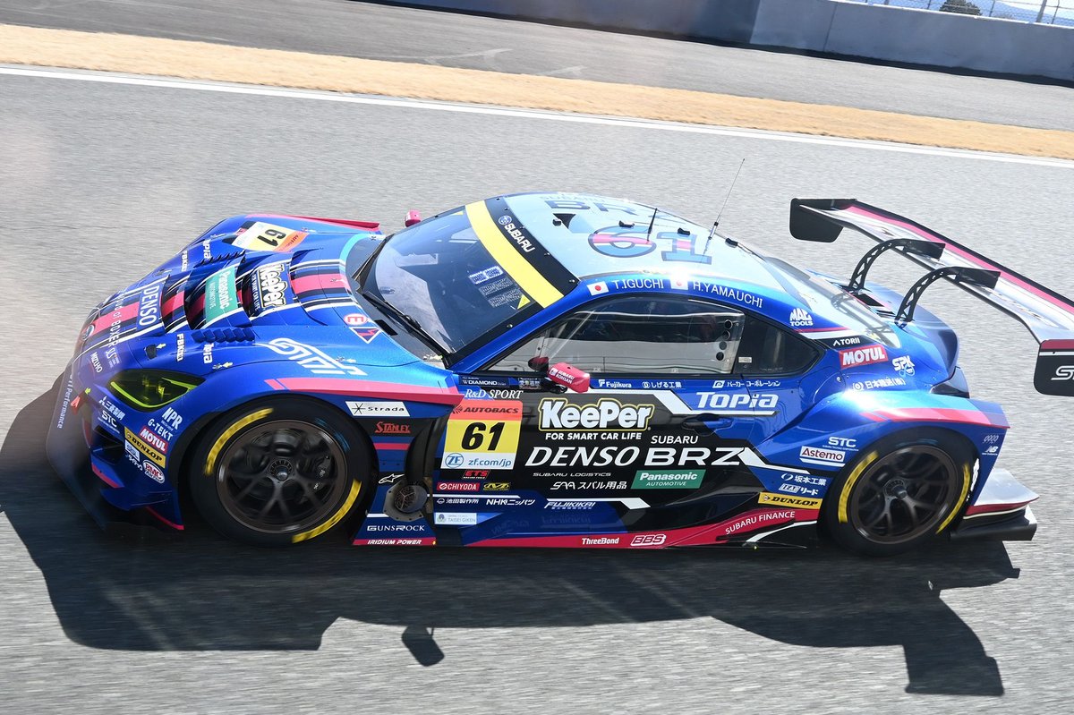 今年はルーフにカーナンバー入り！ 王座奪還目指すスバルがスーパーGT
