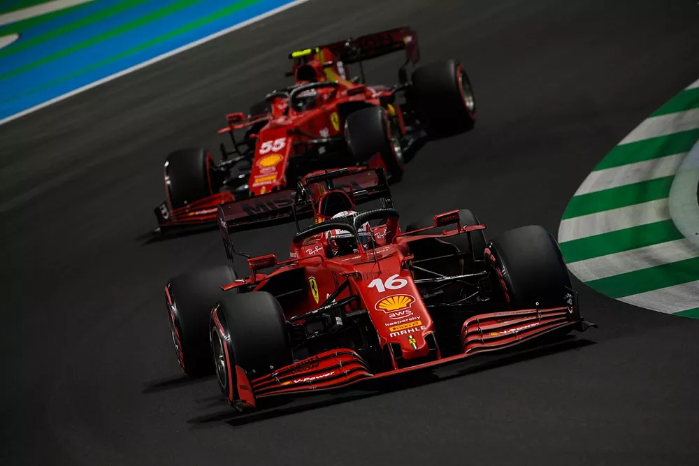 Charles Leclerc, Ferrari SF21, Carlos Sainz Jr., Ferrari SF21