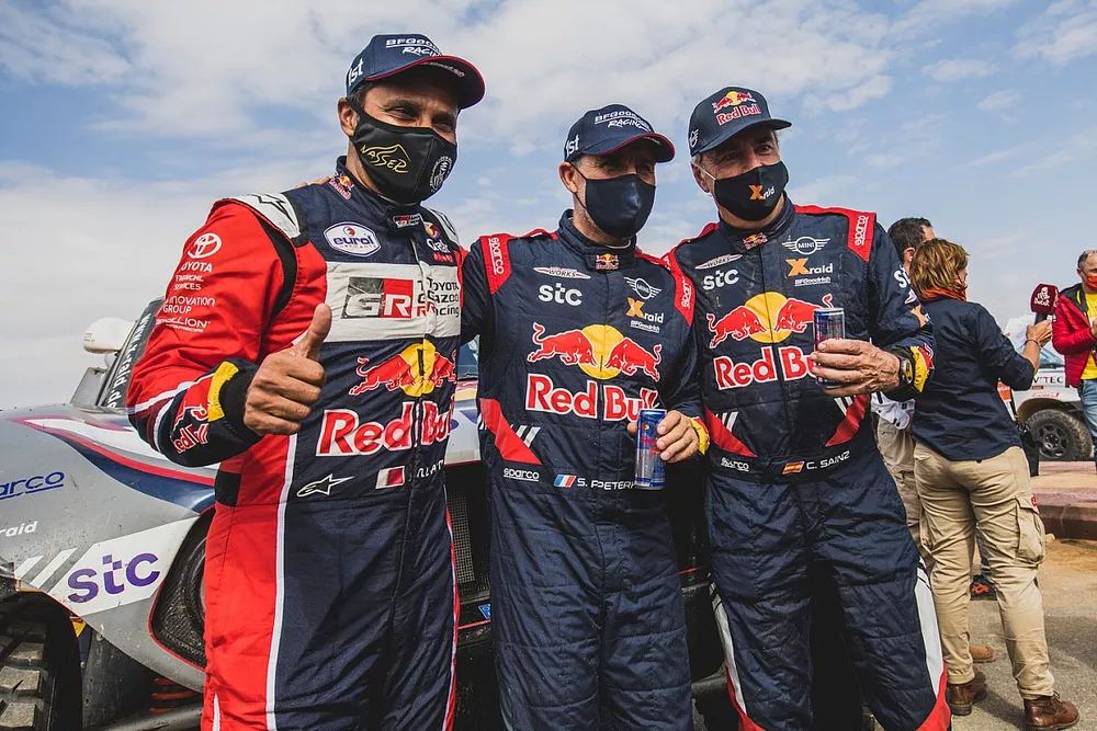 #302 X-Raid Mini JCW Team: St&eacute;phane Peterhansel, #300 X-Raid Mini JCW Team: Carlos Sainz, #301 Toyota Gazoo Racing: Nasser Al-Attiyah