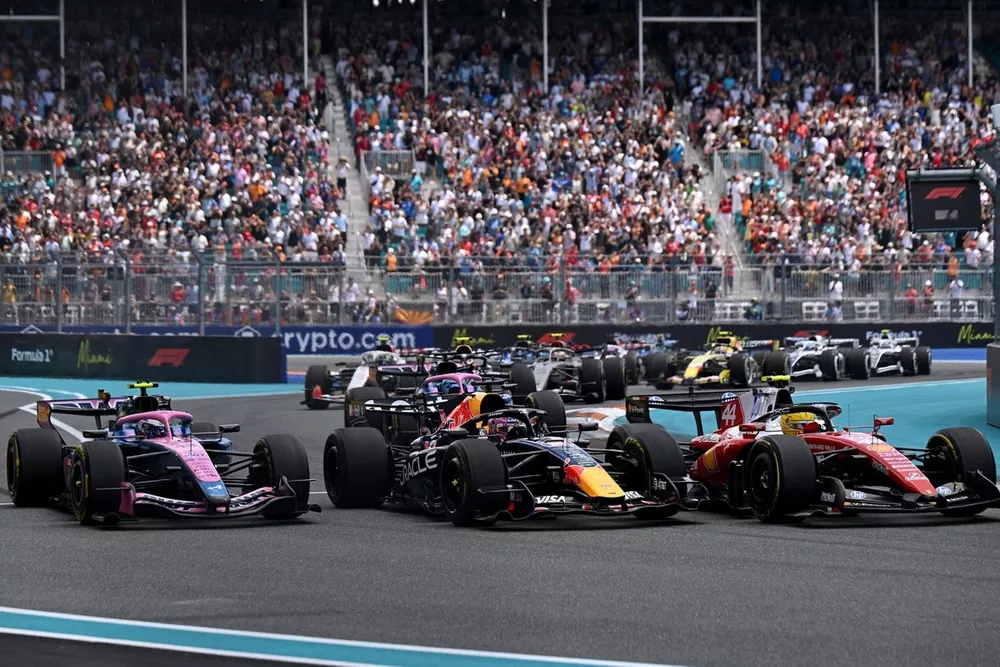 VIDEO: El incidente de Colapinto con Verstappen y Hamilton en la sprint de  Miami