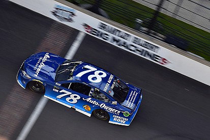 Truex y Suárez fallan en inspección de auto y son sancionados