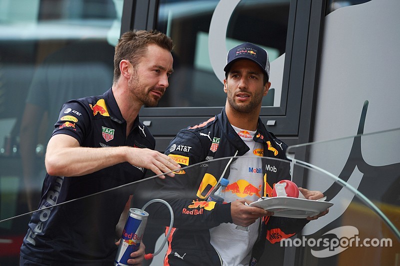 Hulkenberg: Ricciardo'nun sahip olduğu bilgiler Renault'ya yardımcı olabilir