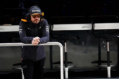 Alonso se une a Red Bull y Toro Rosso en la parte trasera de la parrilla