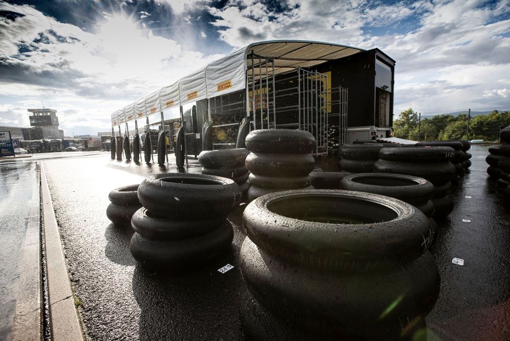 Neum&aacute;ticos Pirelli